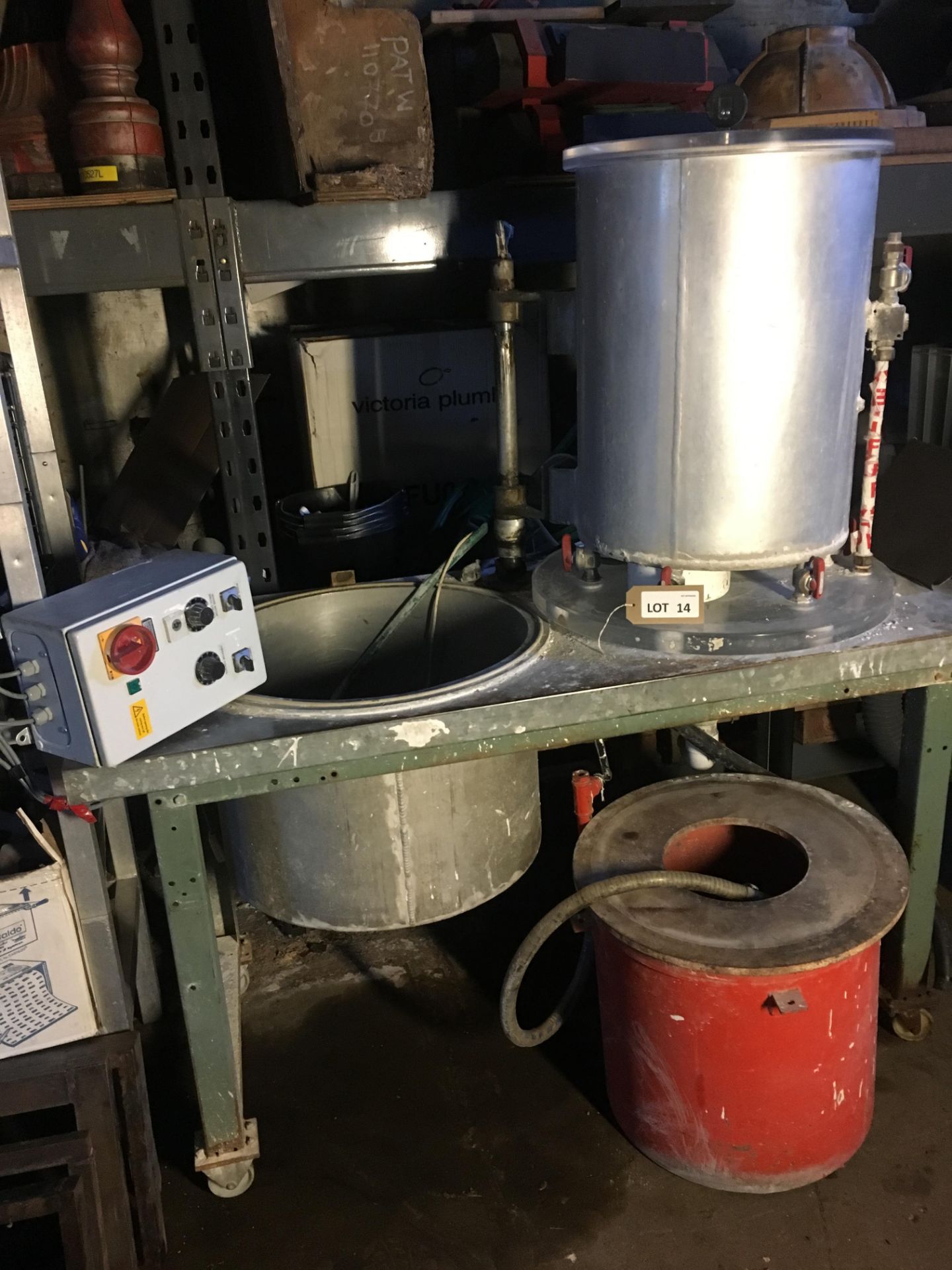 Kachelli 6-tap investing machine with sink/bench and Becker U470/SA/K vacuum pump (2009)