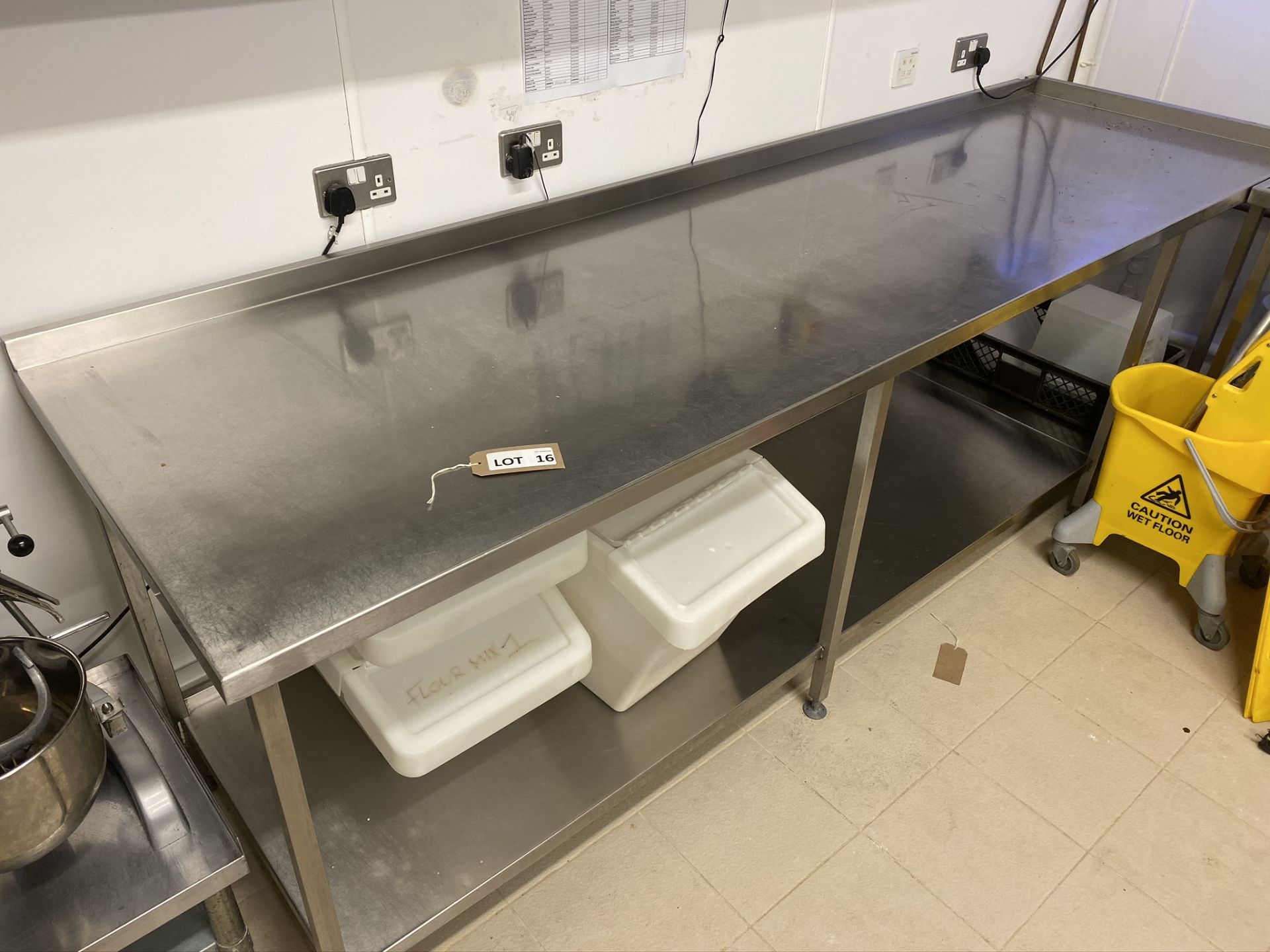 3.0m stainless steel food prep table (static)