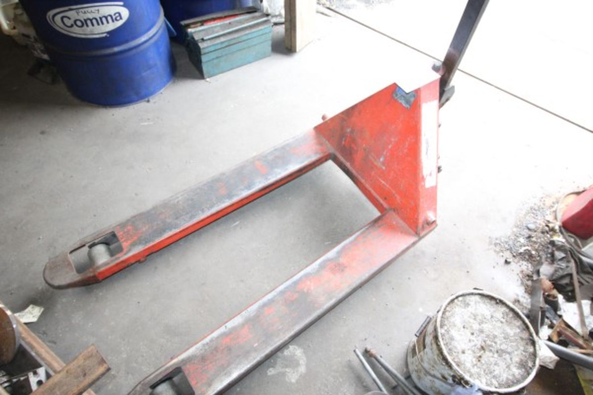 RED PAINTED HYDRAULIC PALLET TROLLEY