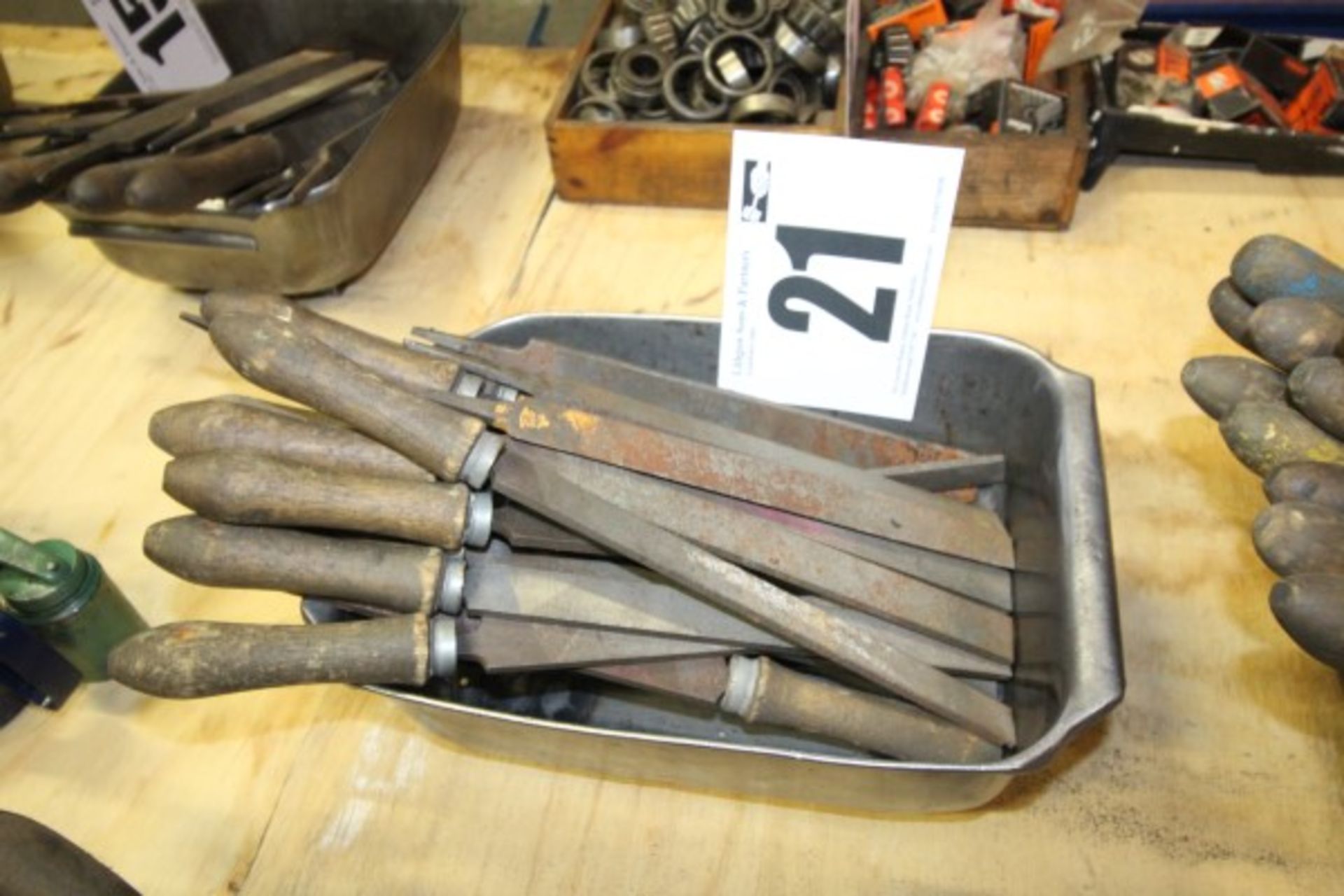 METAL TUB & CONTENTS OF WOODEN HANDLED FILES