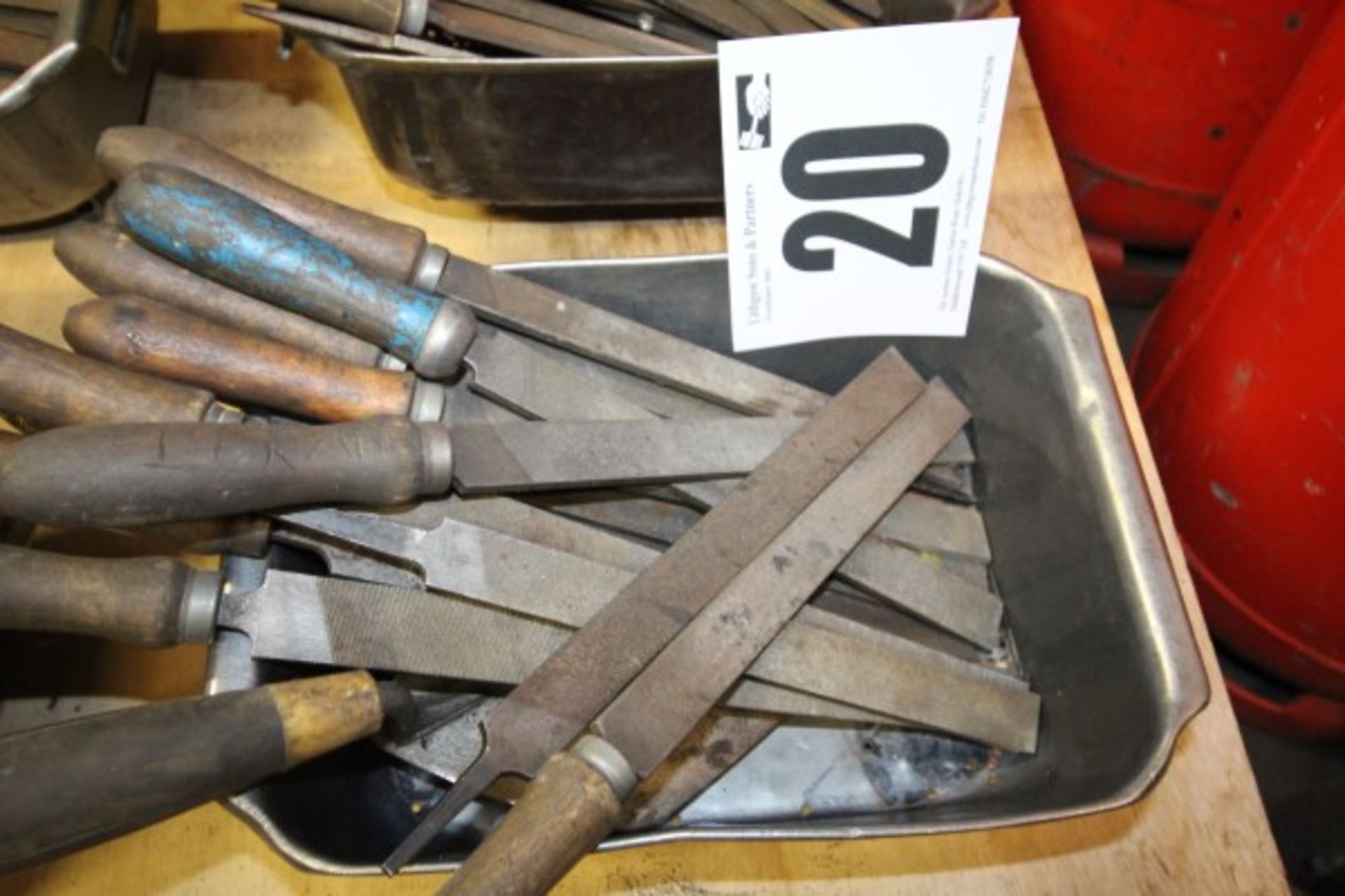 METAL TUB & CONTENTS OF WOODEN HANDLED FILES