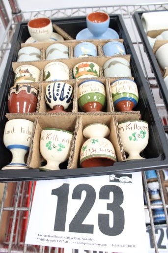 TRAY & CONTENTS OF 18 DEVONWARE PEDESTAL, TUB & SAUCER EGG CUPS.