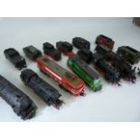 Collection of '00' / 'H0' model railway Locomotives (six in total) and tenders (eight in total)