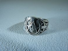 Silver gents masonic style ring