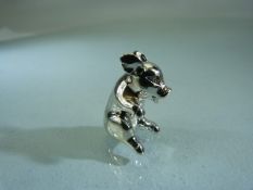 Sterling silver figure of a pig - approx total weight 11.5g