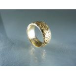 18ct Gold ring with foliate design (total weight approx 9g) size L.5