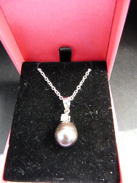 White gold diamond and south sea pearl pendant necklace - Image 3 of 5