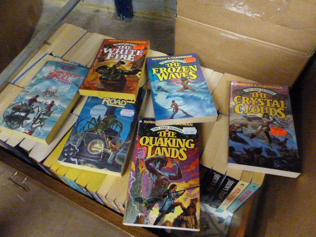 Large Lot Containing paperback Sci-Fi books Shelf 3 - Image 3 of 3