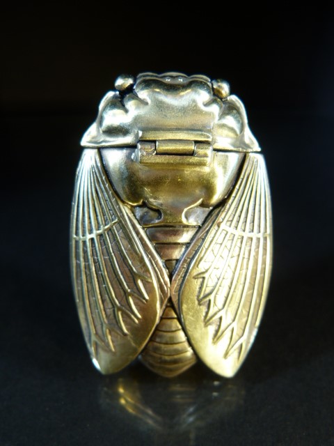 Brass Vesta case in the form of a Scarab Beetle - Image 9 of 9