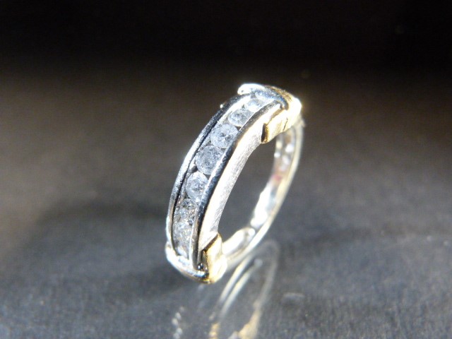 10ct White Gold Half Eternity ring set with Eight Diamonds - Image 2 of 7