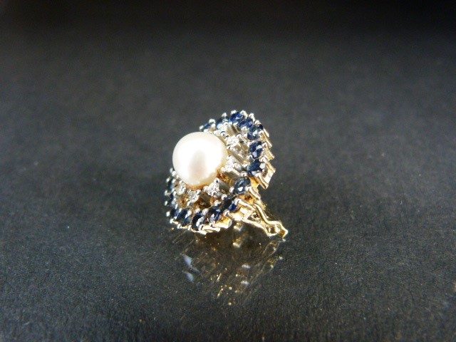 Pearl Clip: 14ct White Gold set with approx. 7.4mm Cultured Pearl and surrounded by 9 small diamonds - Image 6 of 9