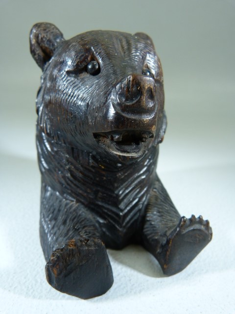 Novelty Black Forest bear in the form of an Inkwell - Hinged Cover and glass eyes - Image 10 of 15