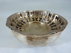 Hallmarked silver pierced work dish - Sheffield Cooper Brothers & Sons Ltd 1929 (approx weight