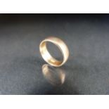 9ct hallmarked wedding band approx weight 1.8g