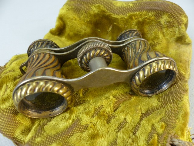 Jumelle brass opera glasses with original bag. Marked to eye pieces 'Jumelle fin de Siecle' - Image 8 of 17