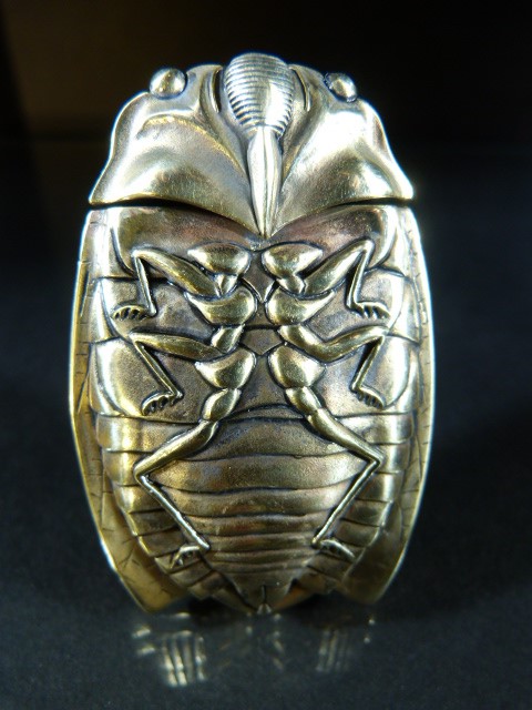 Brass Vesta case in the form of a Scarab Beetle - Image 5 of 9