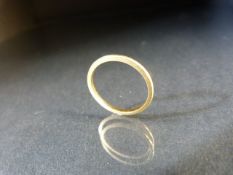 22ct gold wedding band - approx weight - 1.9g
