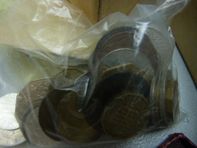 Collection of coins to include Crowns and foreign coins - Image 4 of 5