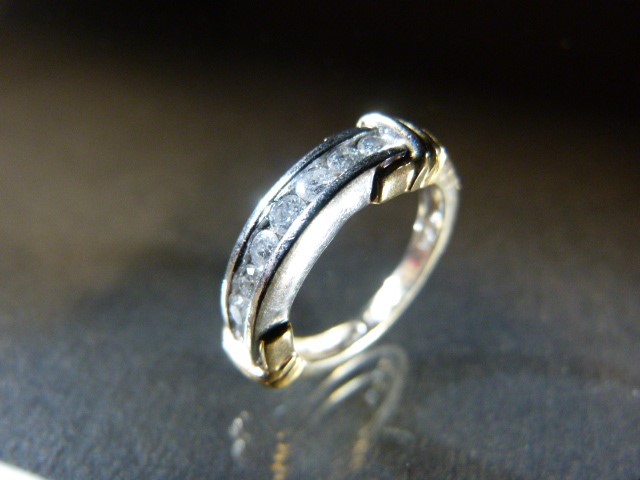 10ct White Gold Half Eternity ring set with Eight Diamonds - Image 4 of 7