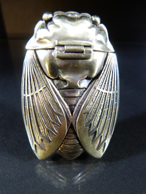 Brass Vesta case in the form of a Scarab Beetle - Image 4 of 9