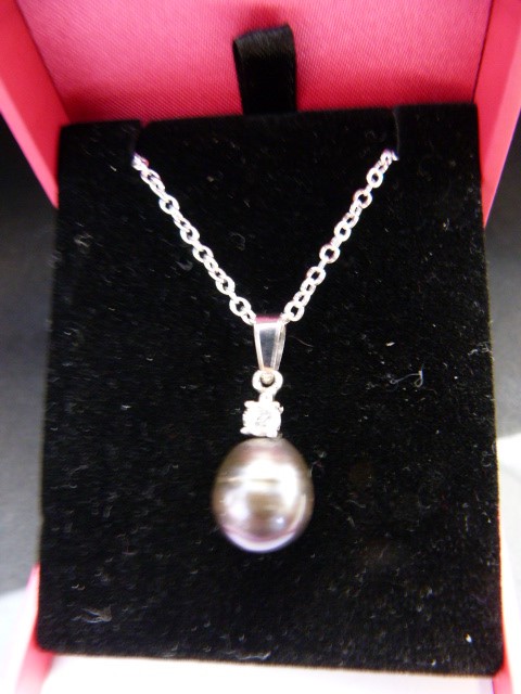 White gold diamond and south sea pearl pendant necklace - Image 2 of 5