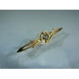 15ct Edwardian bar brooch set with Aquamarine and four seed pearls