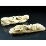 Netsuke: A pair of Antique Japanese bone carving of kissing mice (Netsuke style)