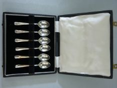 Cased set of six hallmarked silver teaspoons Sheffield Harrison Fisher & Co 1912. Approx weight -