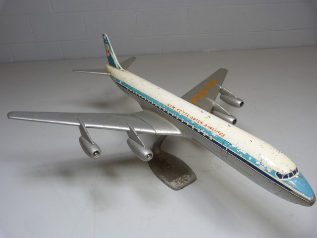 Raise Up Models KLM Douglas DC-8 circa 1962 This Raise Up model is made out of aluminium. Believed - Image 2 of 5