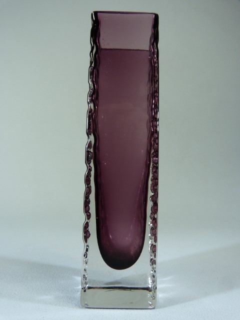 GEOFFREY BAXTER for Whitefriars square glass vase in the Aubergine colour. Approx Height - 17cm - Image 3 of 4