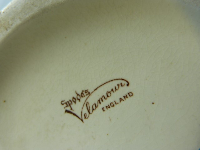 Spode's Art Deco Velamour large vase lightly decorated in relief in a Cream Glaze - approx - Image 3 of 3