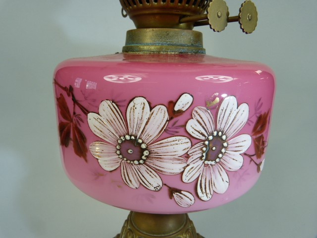 Edwardian Oil lamp with pink scallop edged shade. The Font decorated with hand-painted clematis type - Image 2 of 6