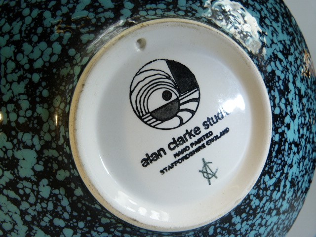 Alan Clarke abstract pattern charger/plate signed to base approx 24.5cm - Image 4 of 4