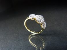 18ct yellow gold diamond cluster ring of approx 75pts