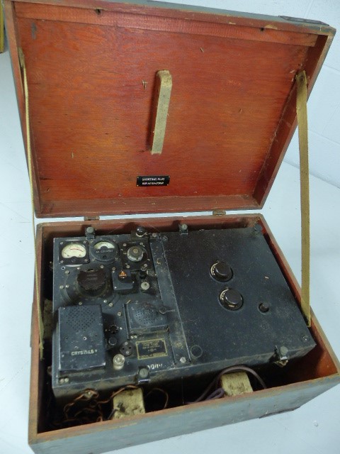 Air Ministry Radio. A WWII British Fighter Command radio, with stores reference plate stamped ' - Image 2 of 6