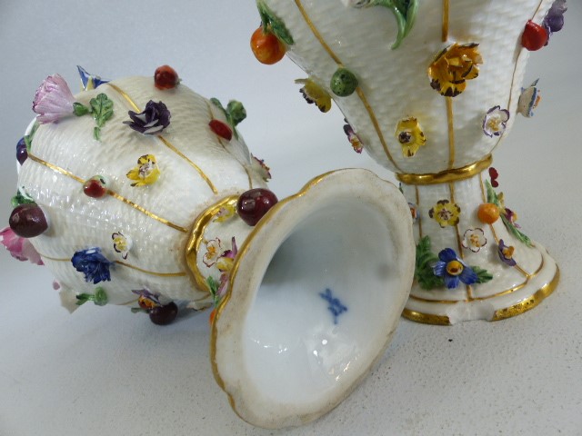 Meissen pair of 19th century floral encrusted urns. Also decorated with fruits. Both with Meissen - Image 5 of 8