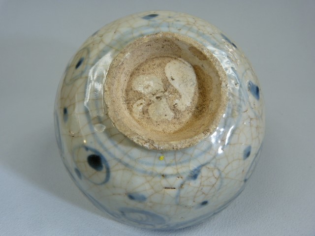 Vietnamese Burial ware bowl along with two Chinese blue and white bowls - Image 7 of 10