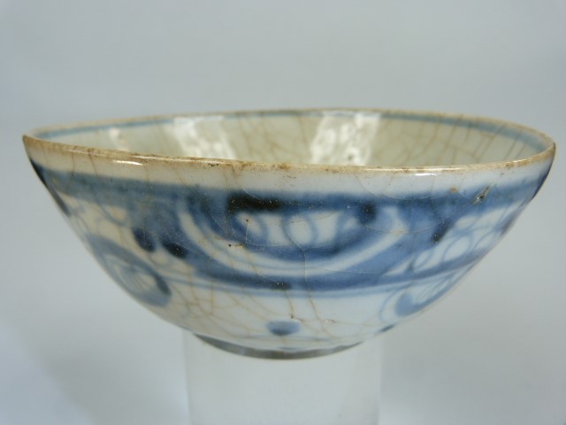 Vietnamese Burial ware bowl along with two Chinese blue and white bowls - Image 5 of 10