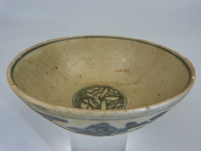 Vietnamese Burial ware bowl along with two Chinese blue and white bowls - Image 3 of 10