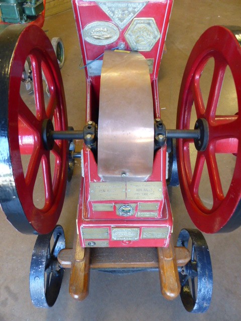 Wooden plaque stationary engine based on the Fair Banks american Engine. Sat on the original Fair - Image 5 of 7