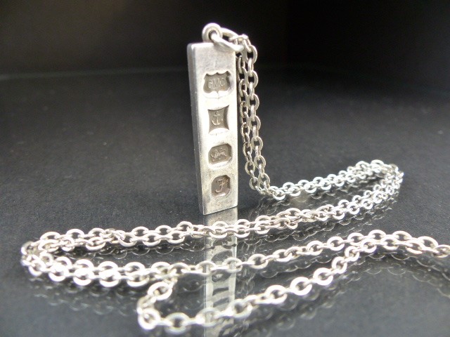 Hallmarked silver Ingot pendant on Sterling silver chain - Image 2 of 2