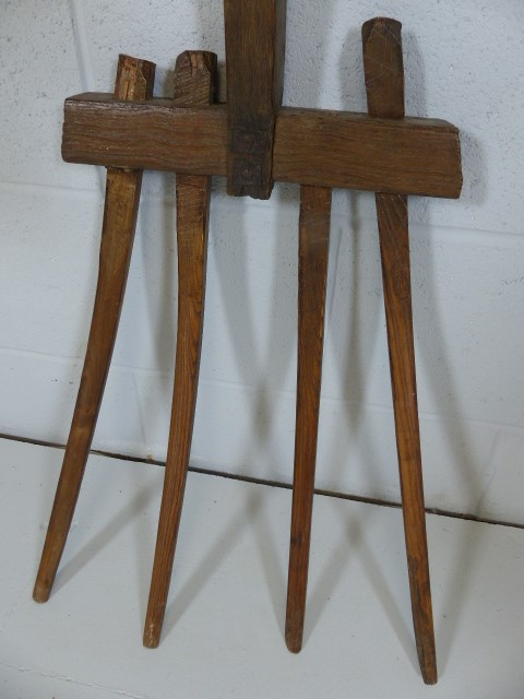 Antique wooden pitchfork with 5 prongs. - Image 2 of 4