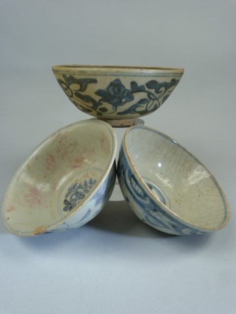 Vietnamese Burial ware bowl along with two Chinese blue and white bowls