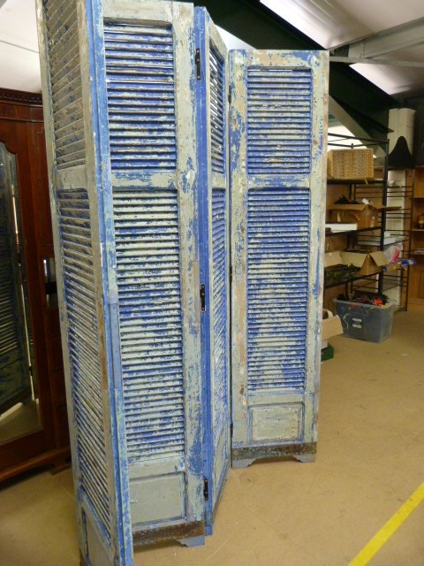 Large decorative shutters with slatted panels - Image 2 of 4