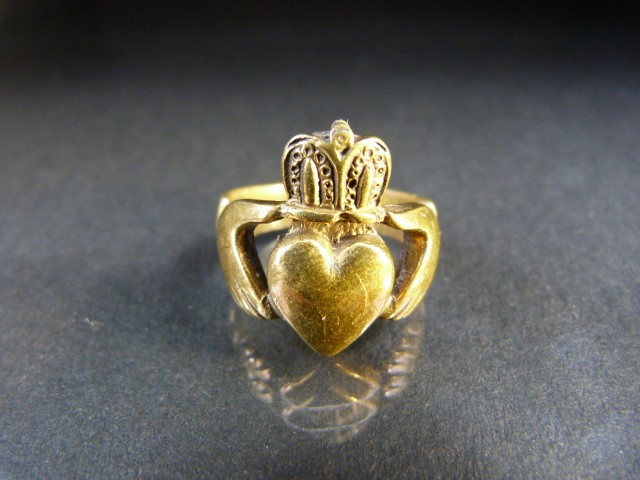 Military sweetheart ring made from brass - Approx size R 1/2 - Image 4 of 8