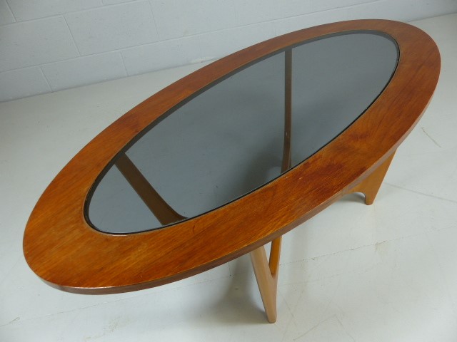 Retro oval coffee table with glass top - Image 2 of 4