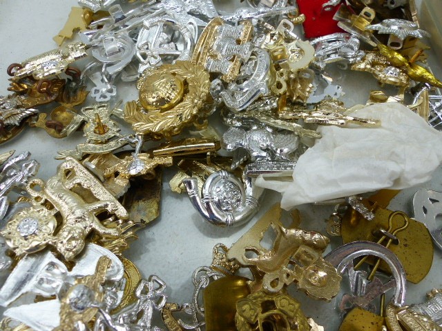 Collection of cap badges etc - Image 2 of 3