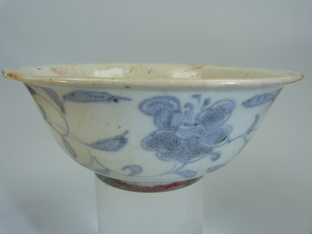 Vietnamese Burial ware bowl along with two Chinese blue and white bowls - Image 8 of 10