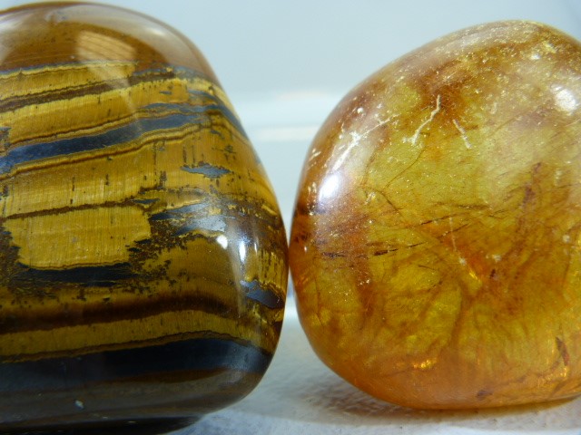 Gemstones - Large chunk of Amber and a Large Tigers eye stone - Image 3 of 4