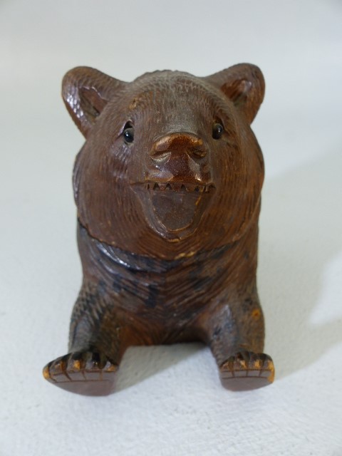 Black Forest inkwell in the form of a bear set with glass eyes. - Image 2 of 6